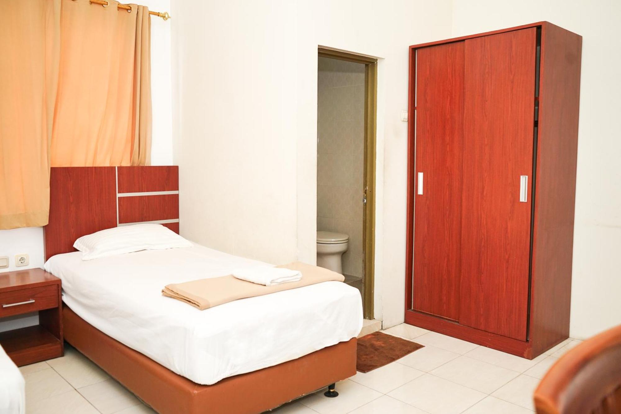 Urbanview Hotel Ratu Elok Syariah Banjarbaru By Reddoorz Martapura  Ngoại thất bức ảnh